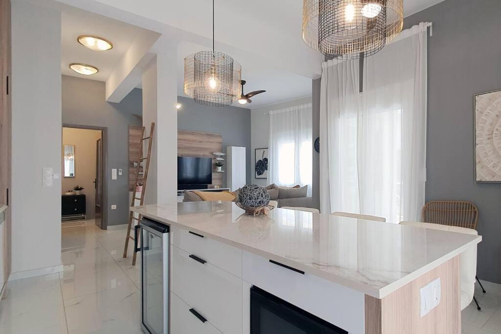 Hidden Gem On The Piraeus Coast Apartment Exterior foto